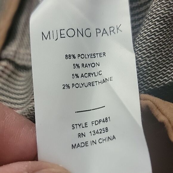 Plaid Taiored Pleat Trousers - Picture 5 of 6